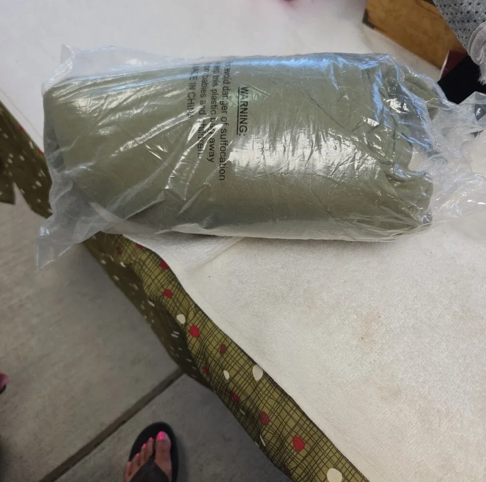 Olive Green Sleeping Bag - Comfort 64.4°F.         70
